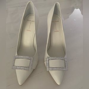 (NEW) Black Suede Studio White Pump